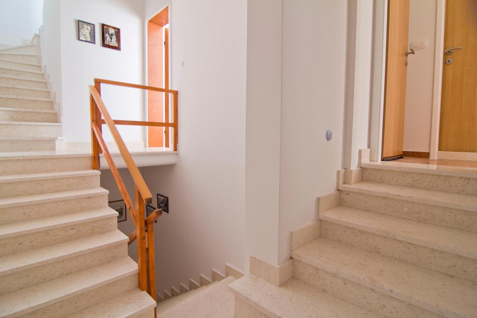 Komiža Apartments Donika מראה חיצוני תמונה