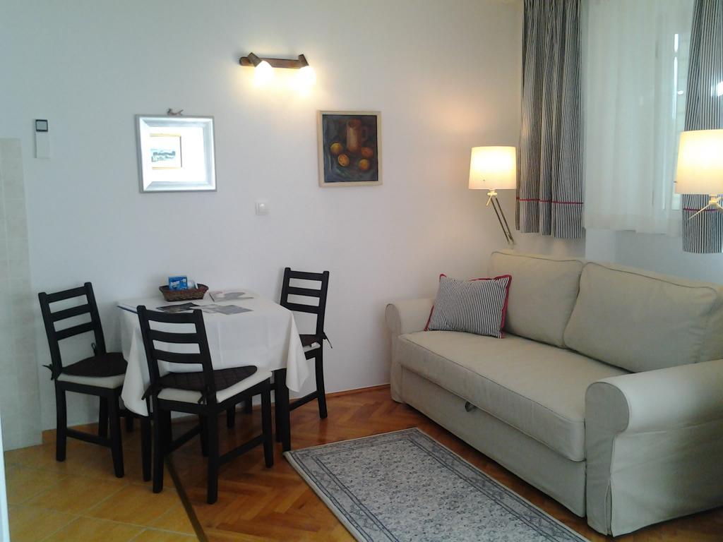 Komiža Apartments Donika מראה חיצוני תמונה