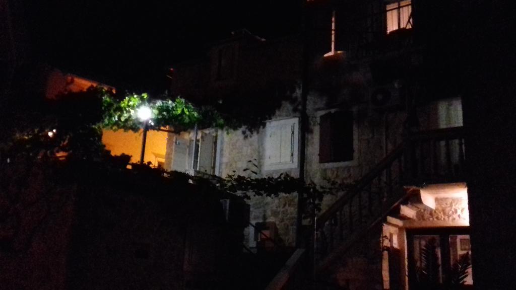 Komiža Apartments Donika מראה חיצוני תמונה