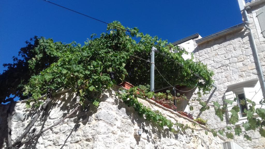 Komiža Apartments Donika מראה חיצוני תמונה