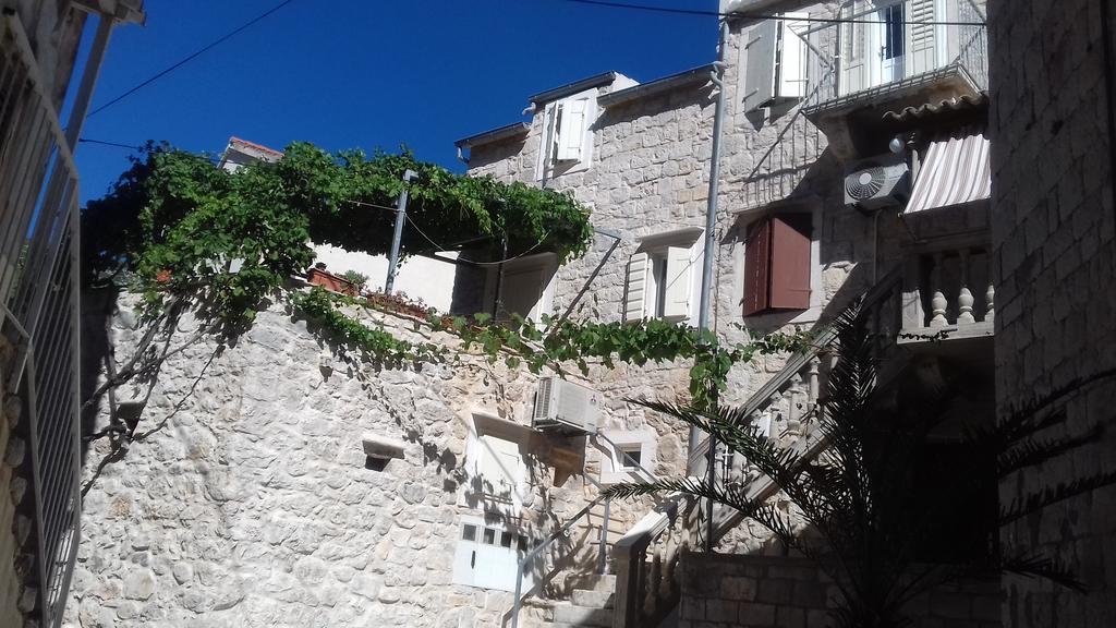 Komiža Apartments Donika מראה חיצוני תמונה